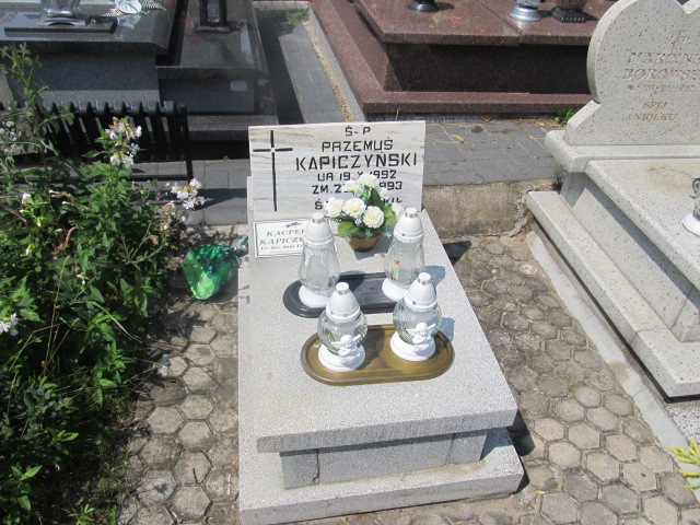 Grób Kacperek Kapiczyński